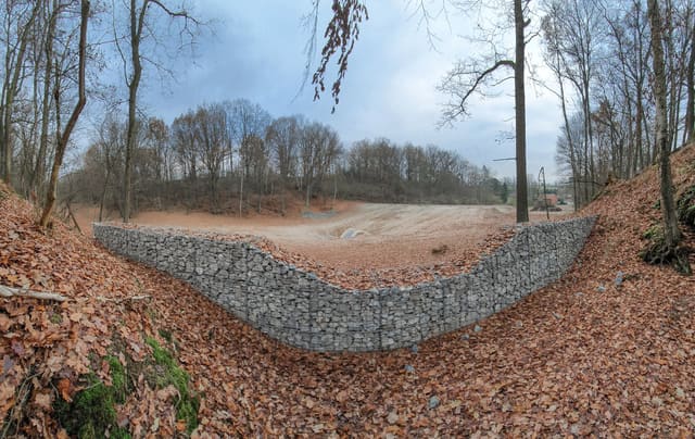 Poldr u Mšena – gabionový přeliv